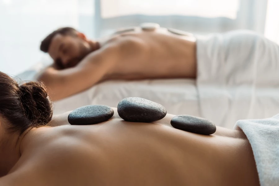 Massage aux Pierres chaudes